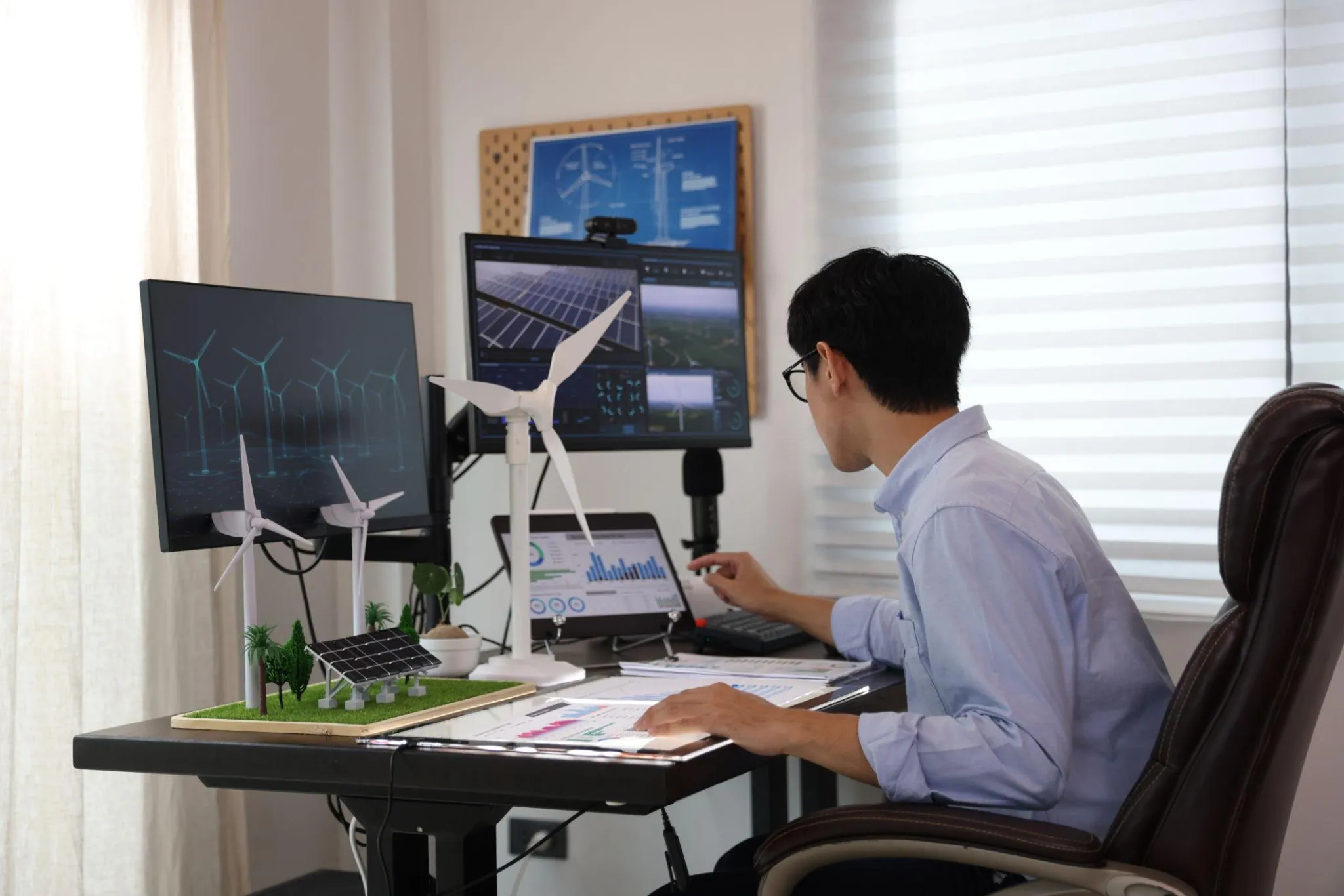 تخصصات هندسة البرمجيات والطاقة المتجددة من تخصصات المستقبل
